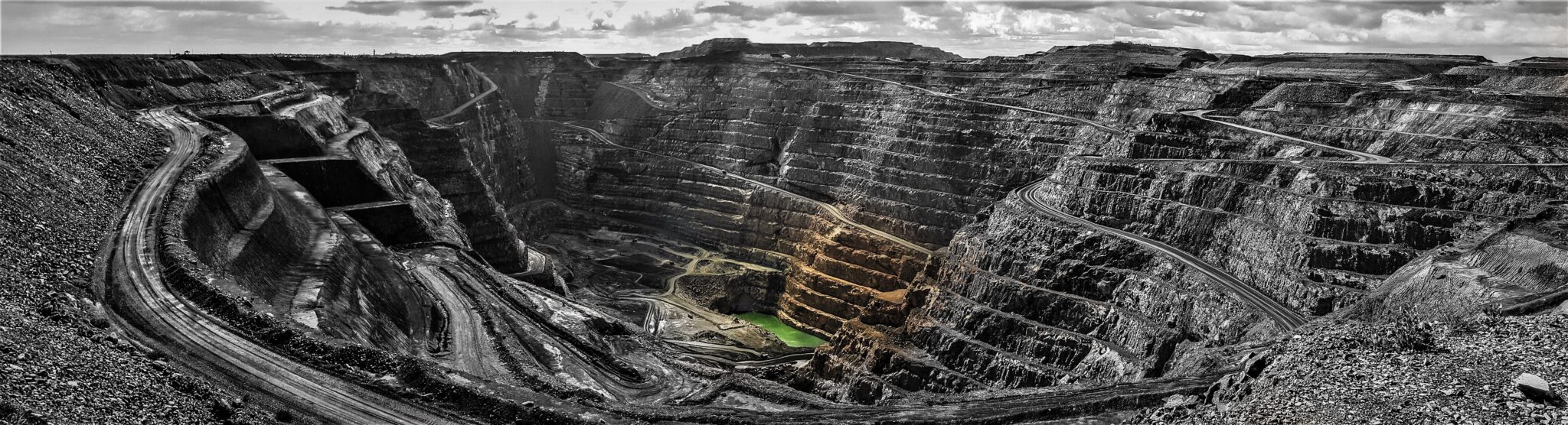 SuperPit-min